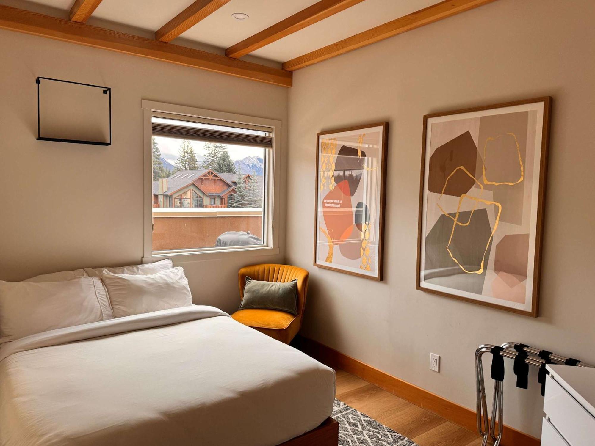 Ravens Crest Lodge - Stunning Views Perfectly Located On Main Street 坎莫尔 外观 照片